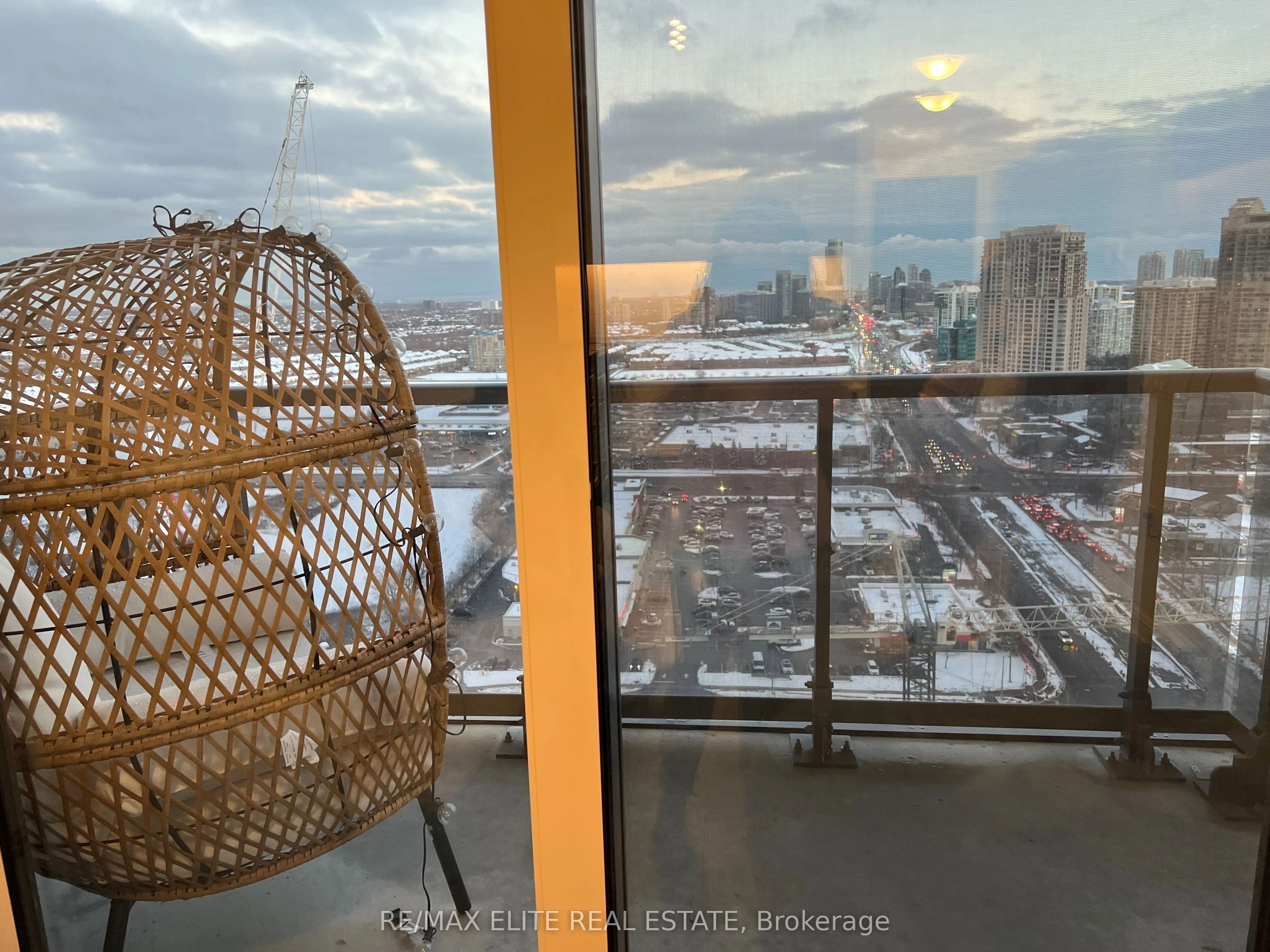 8 Nahani Way, #2719