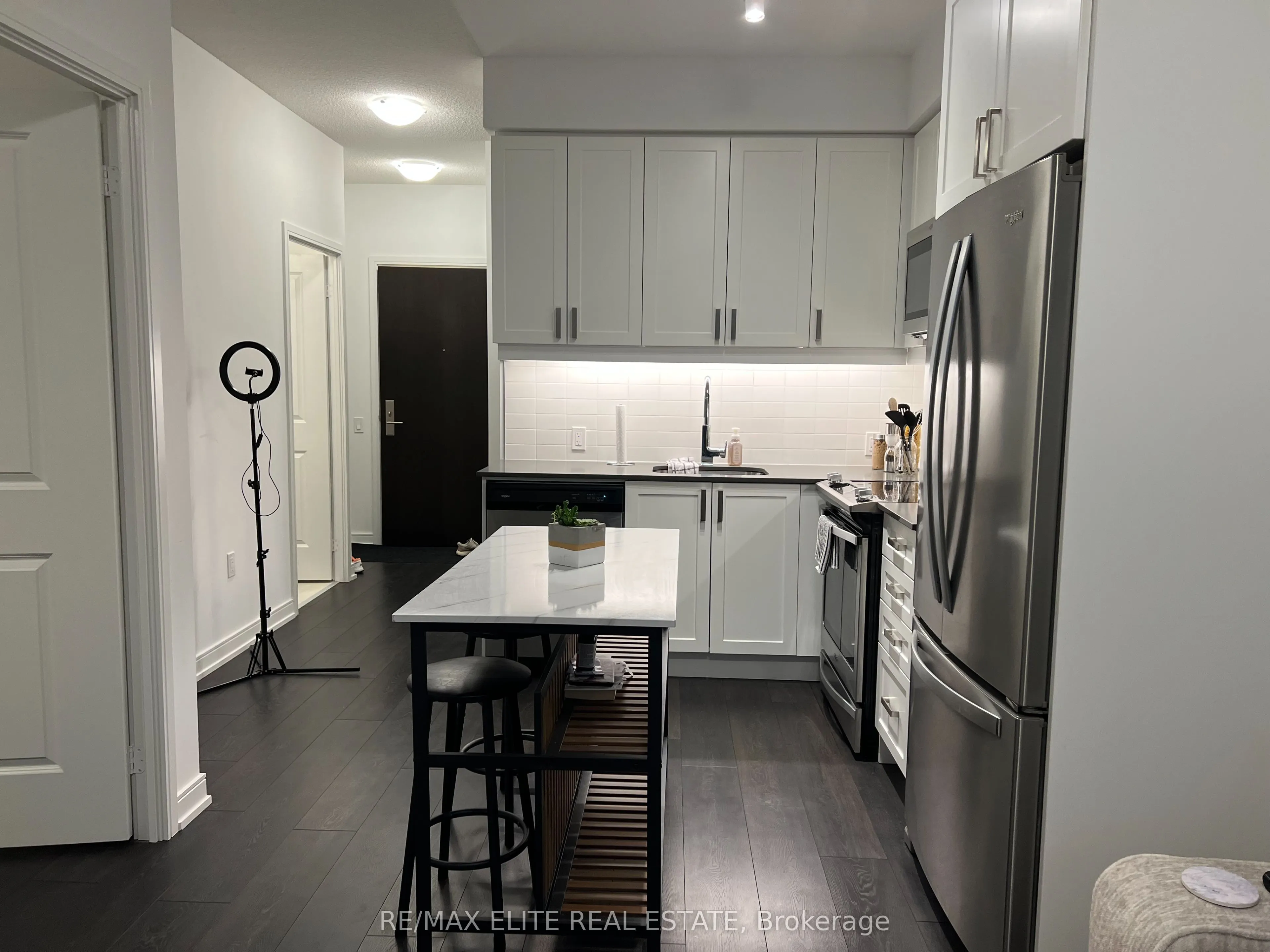 8 Nahani Way, #2719