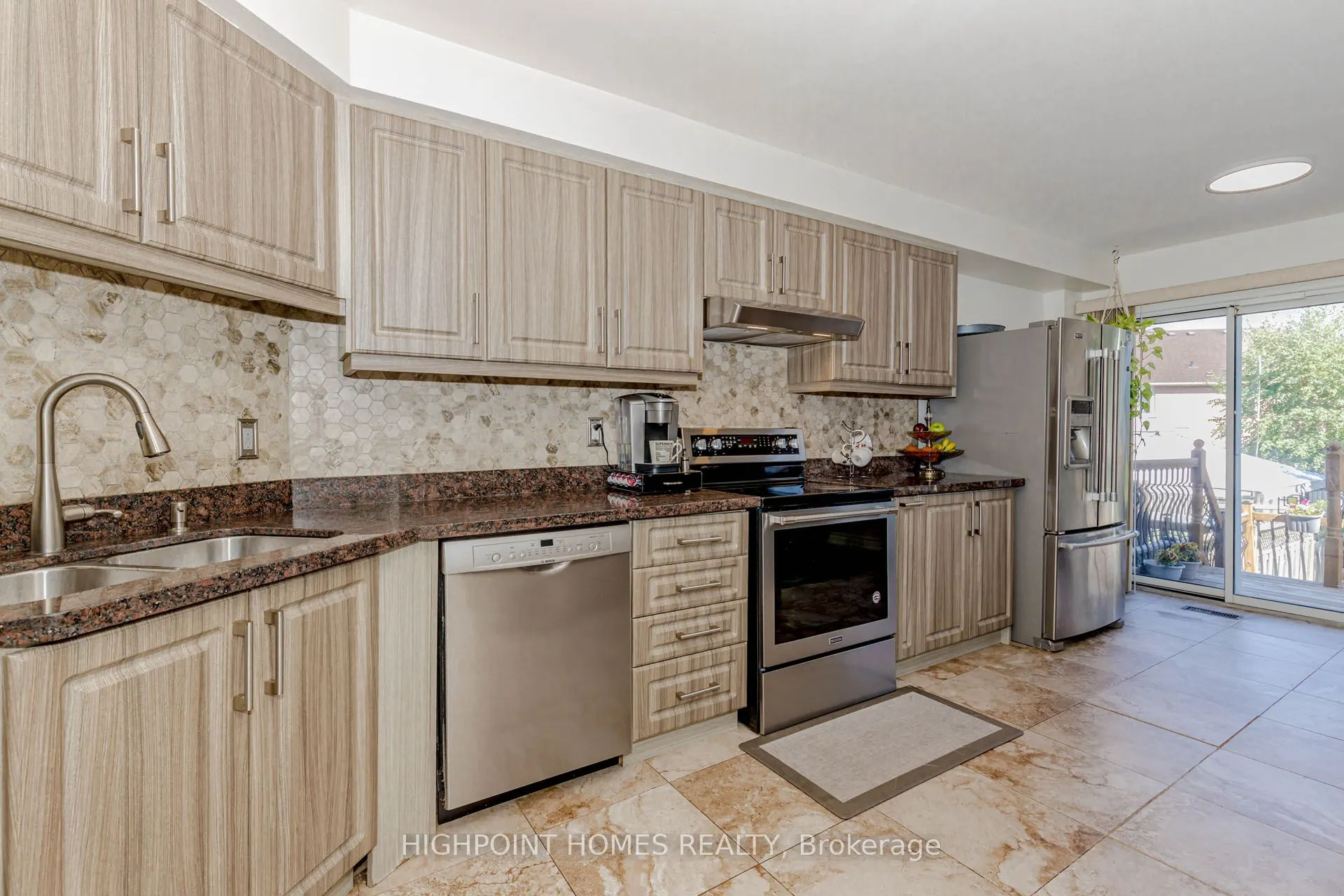 6975 Glory Court N