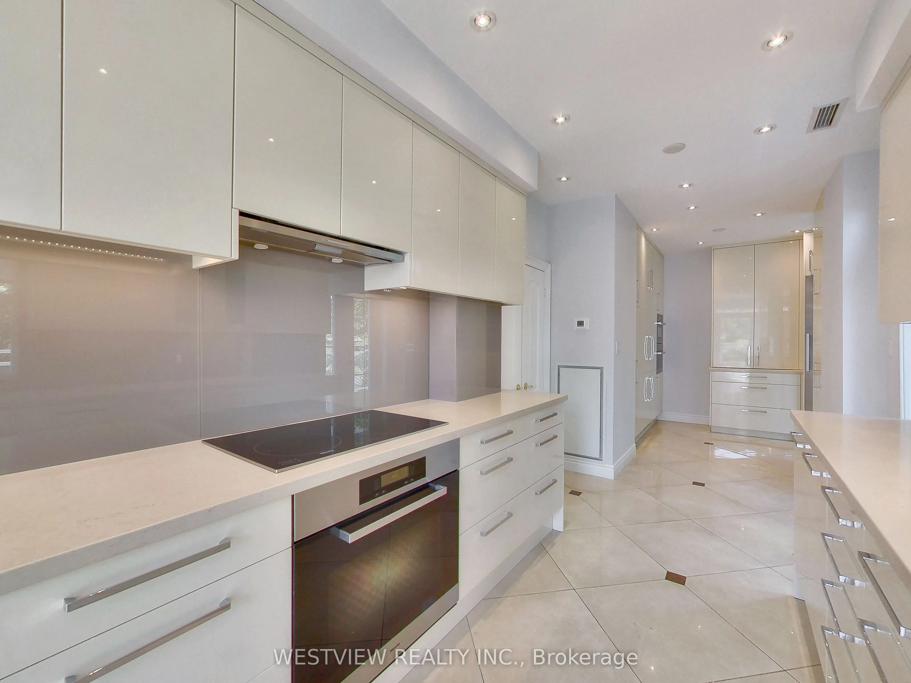 2111 Lake Shore Boulevard #116
