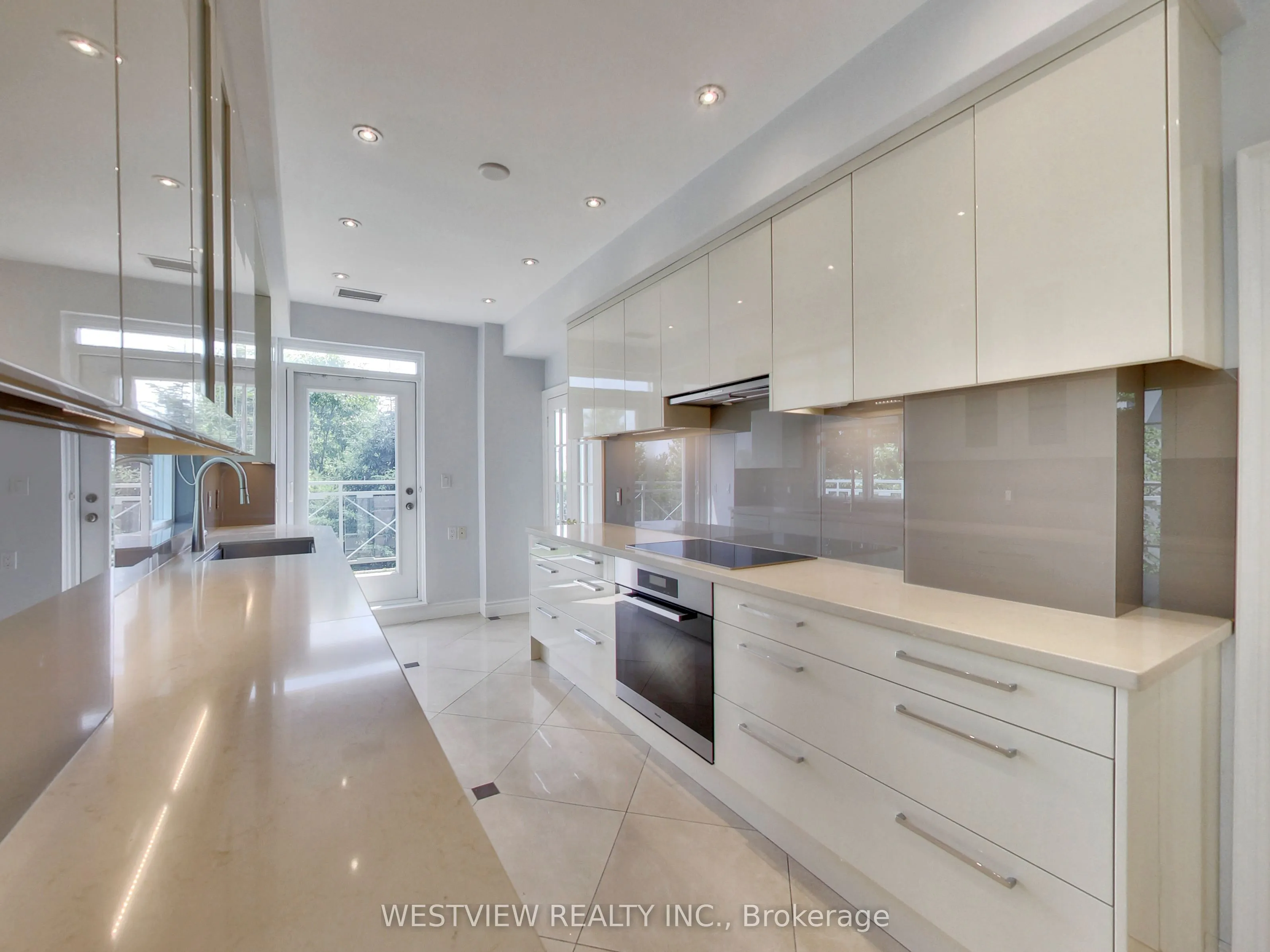 2111 Lake Shore Boulevard #116