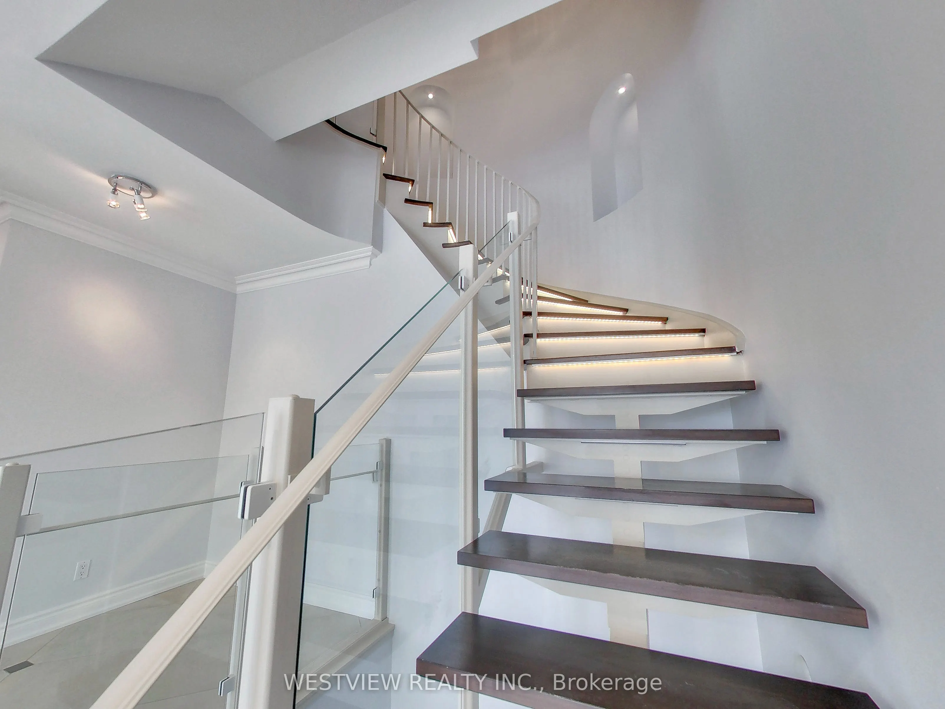 2111 Lake Shore Boulevard #116