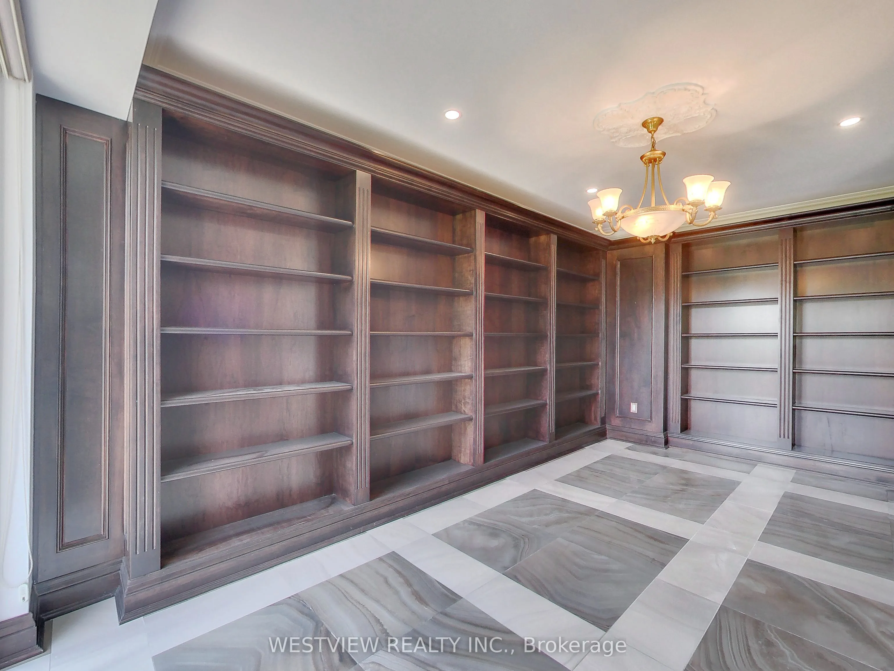 2111 Lake Shore Boulevard #116