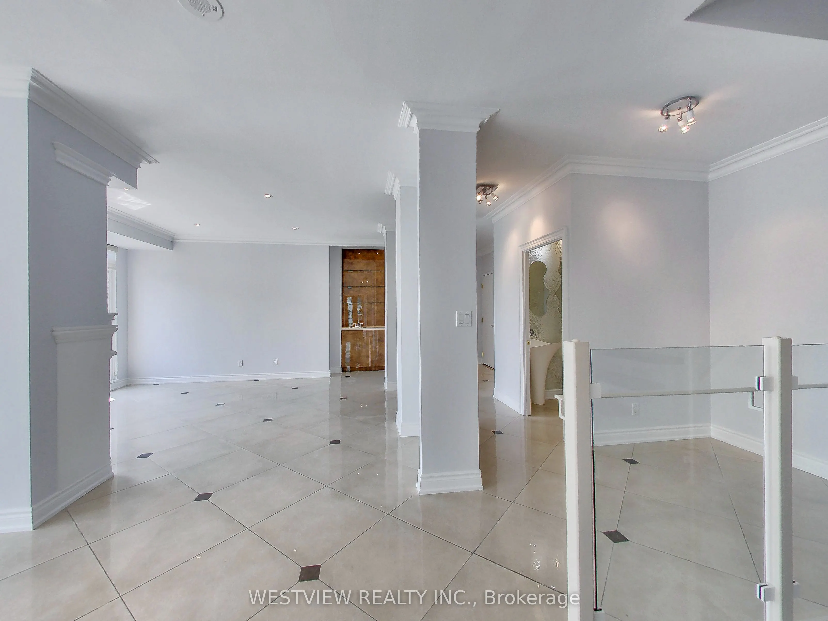 2111 Lake Shore Boulevard #116