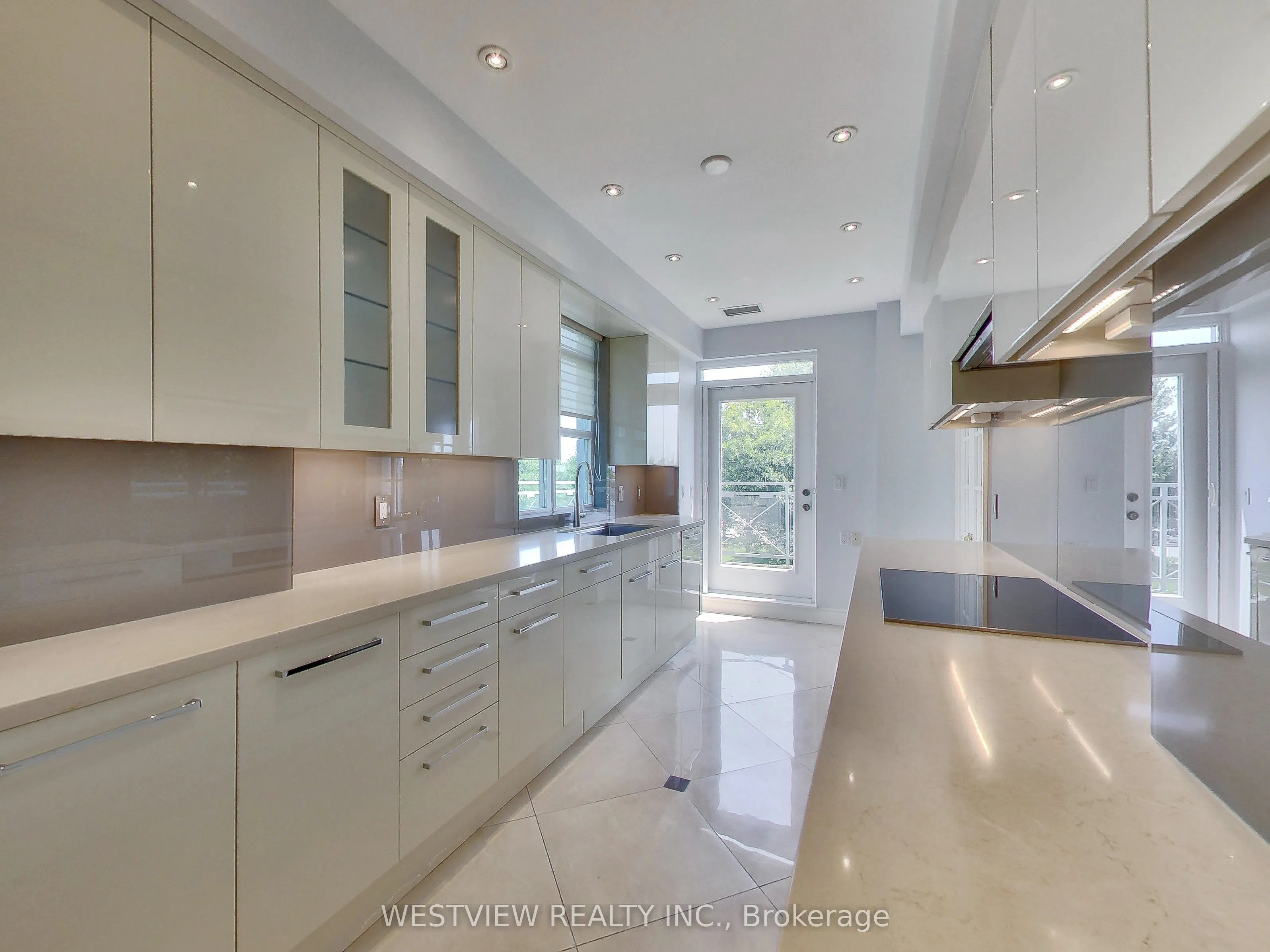2111 Lake Shore Boulevard #116
