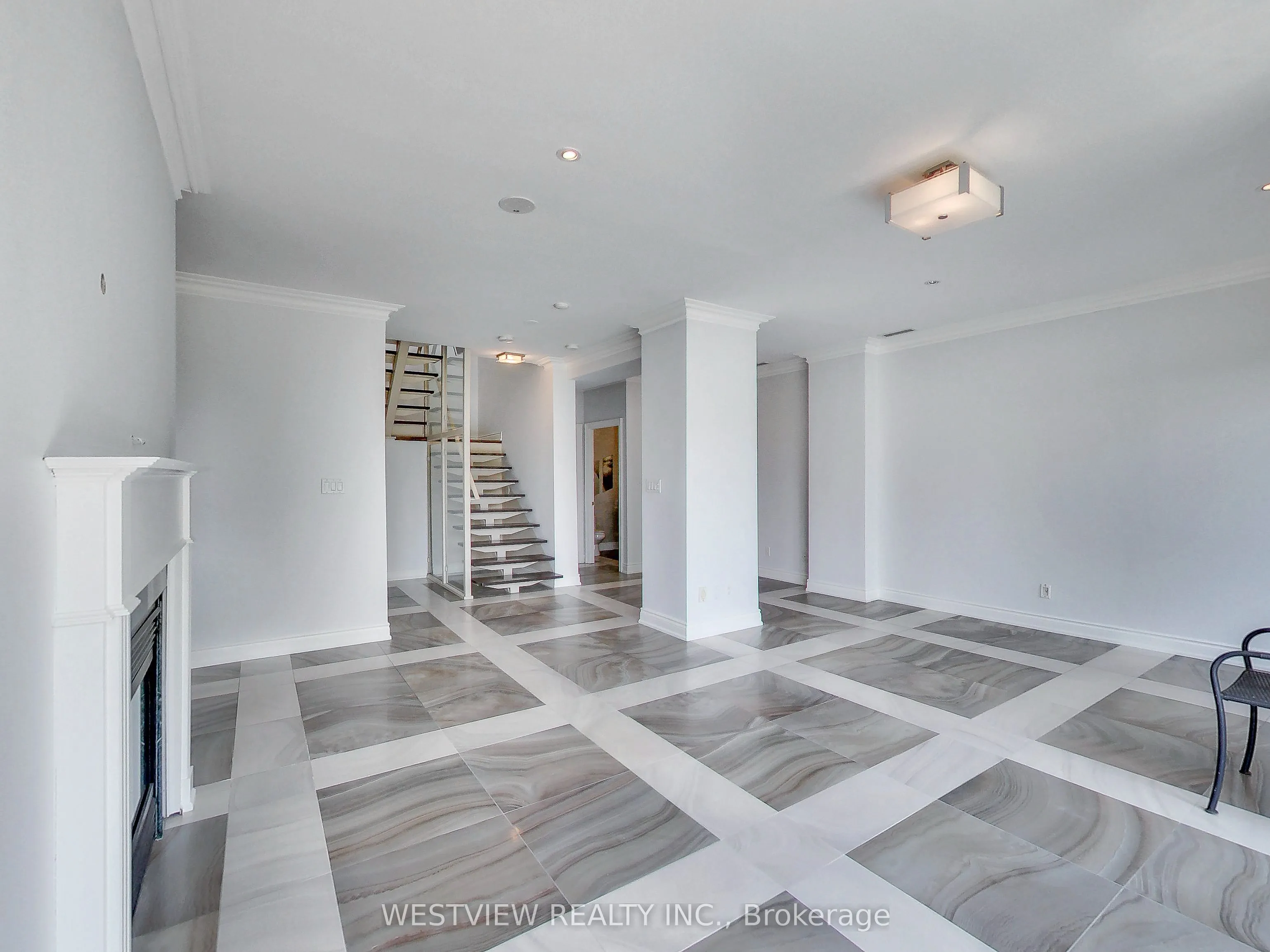2111 Lake Shore Boulevard #116