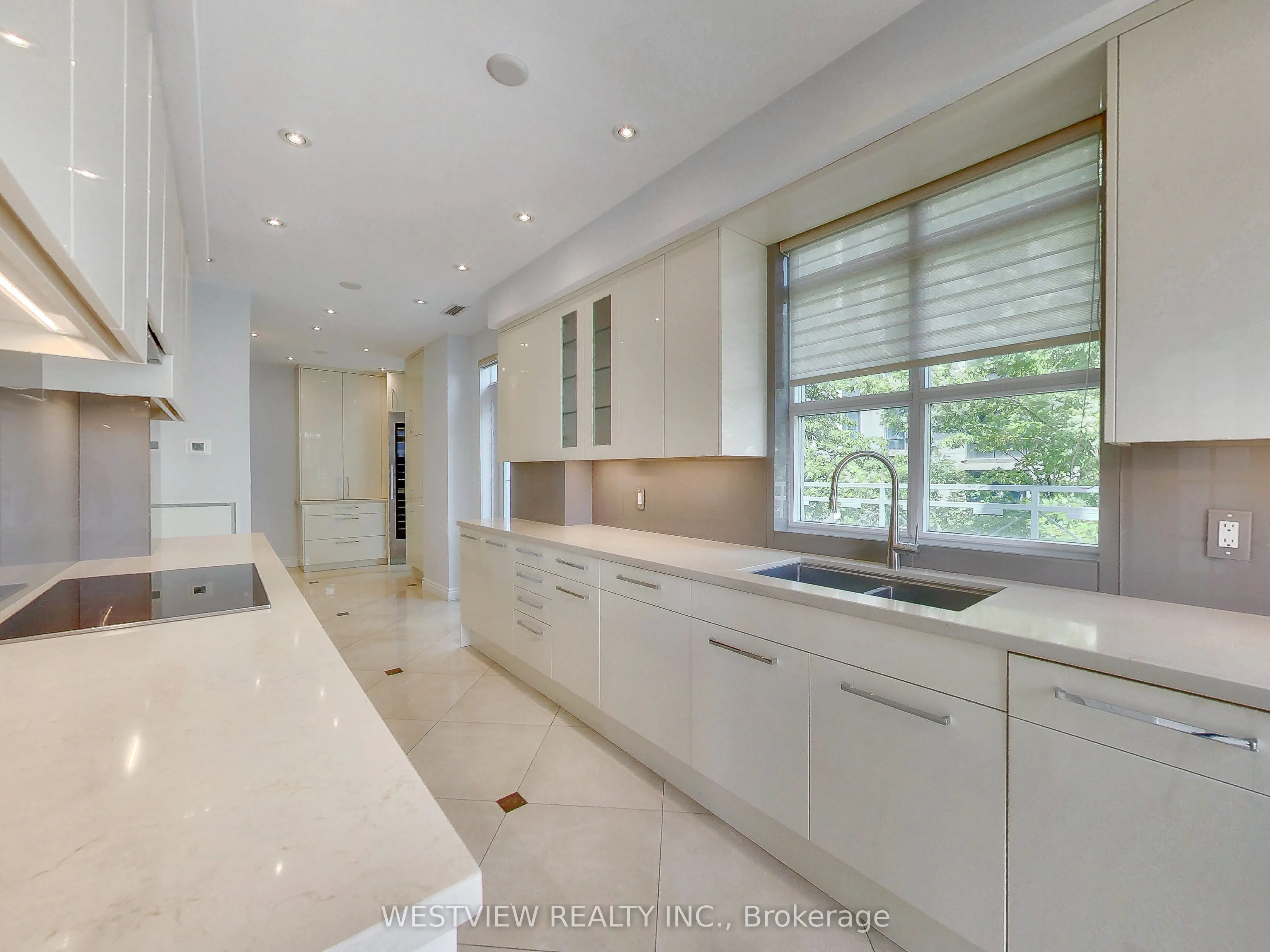 2111 Lake Shore Boulevard #116
