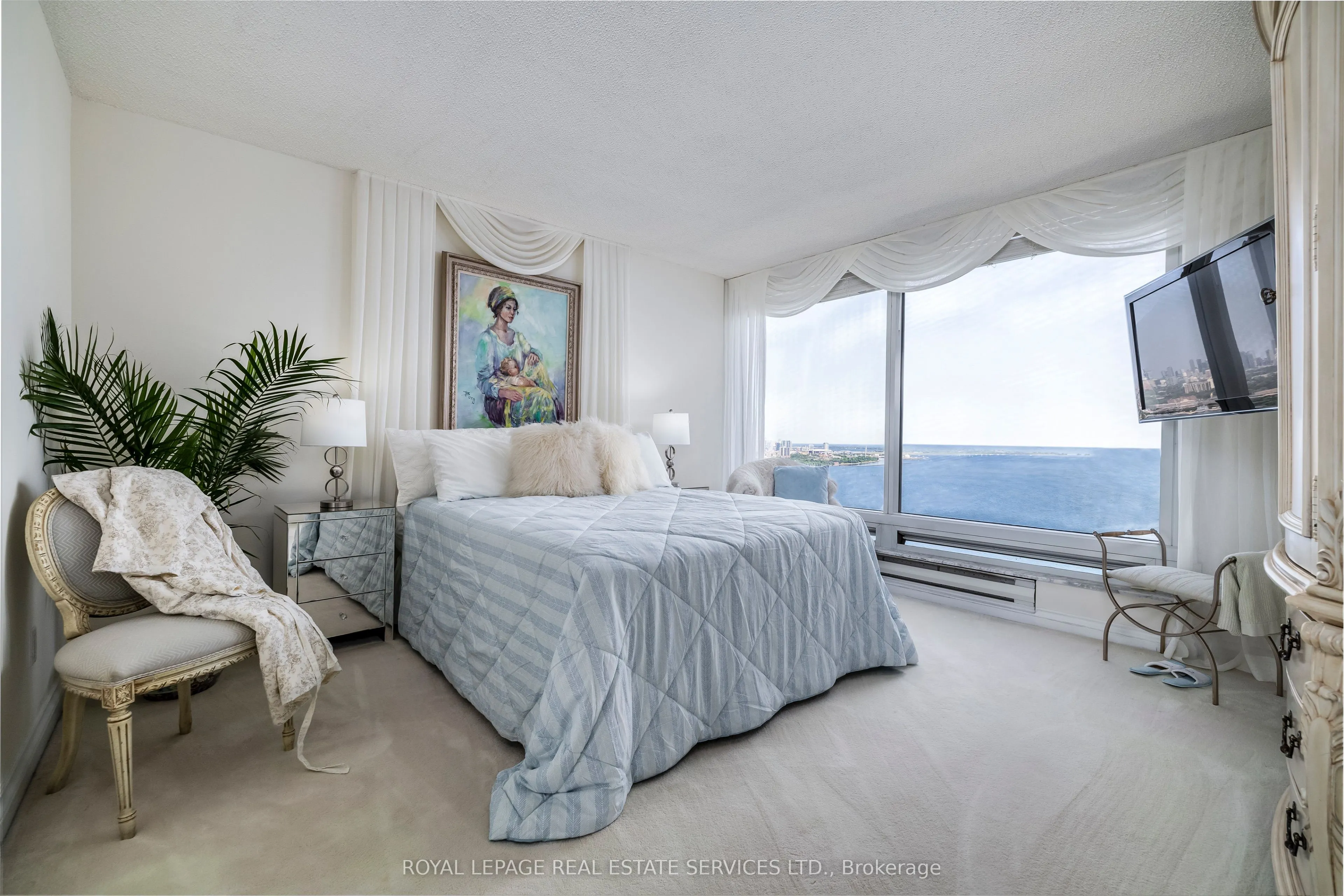 1 Palace Pier Court, #4302