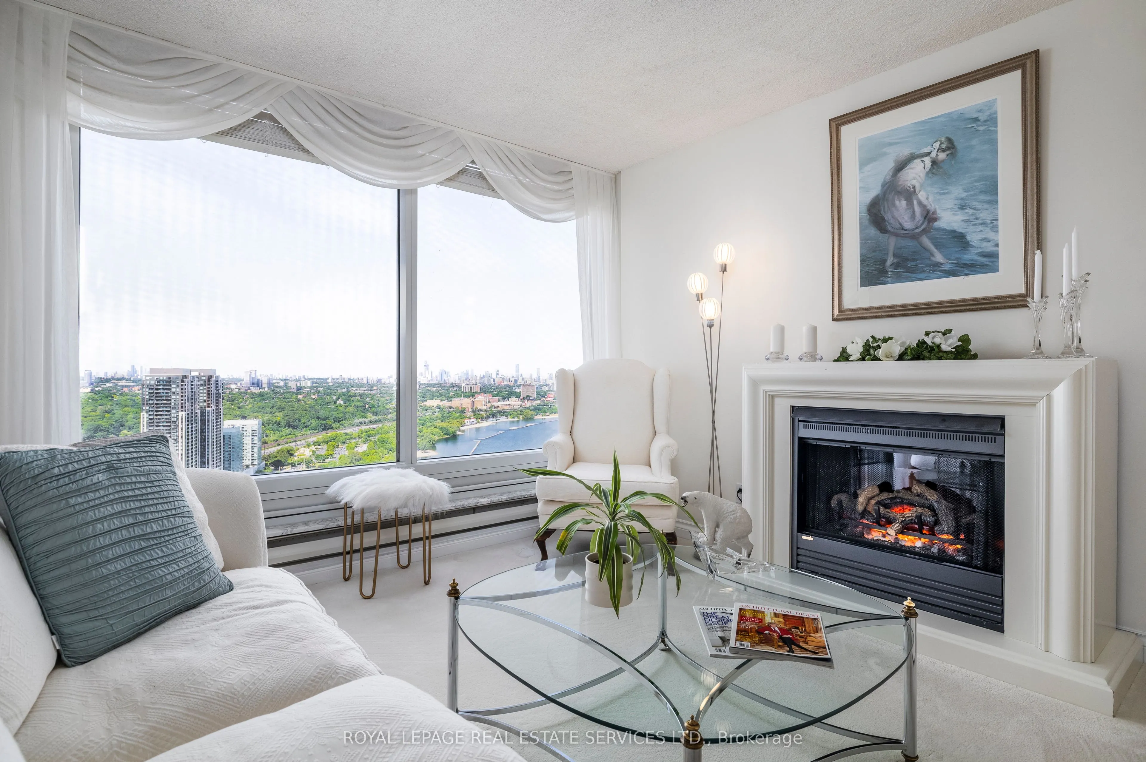 1 Palace Pier Court, #4302