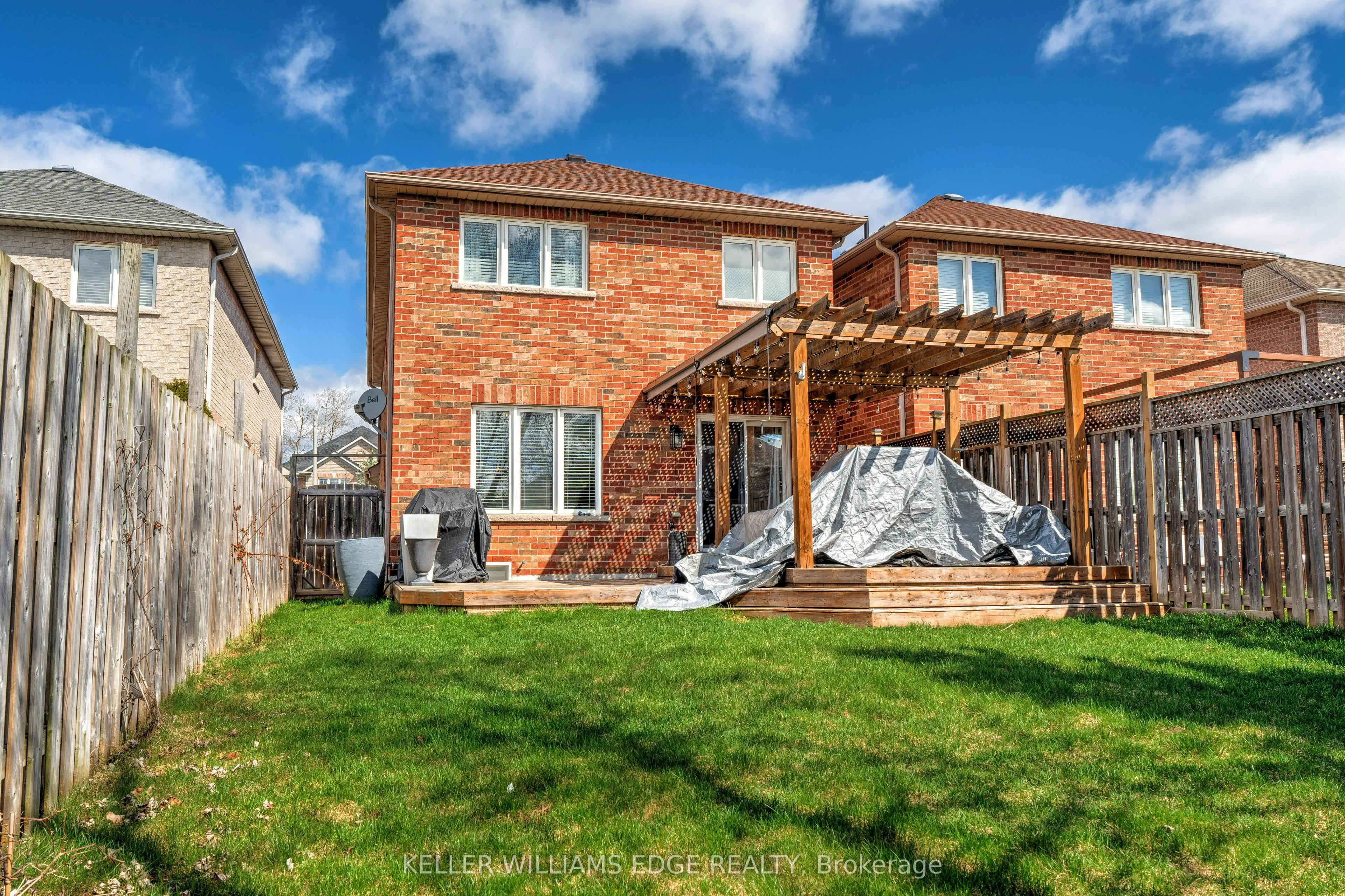 85 Mowat Crescent