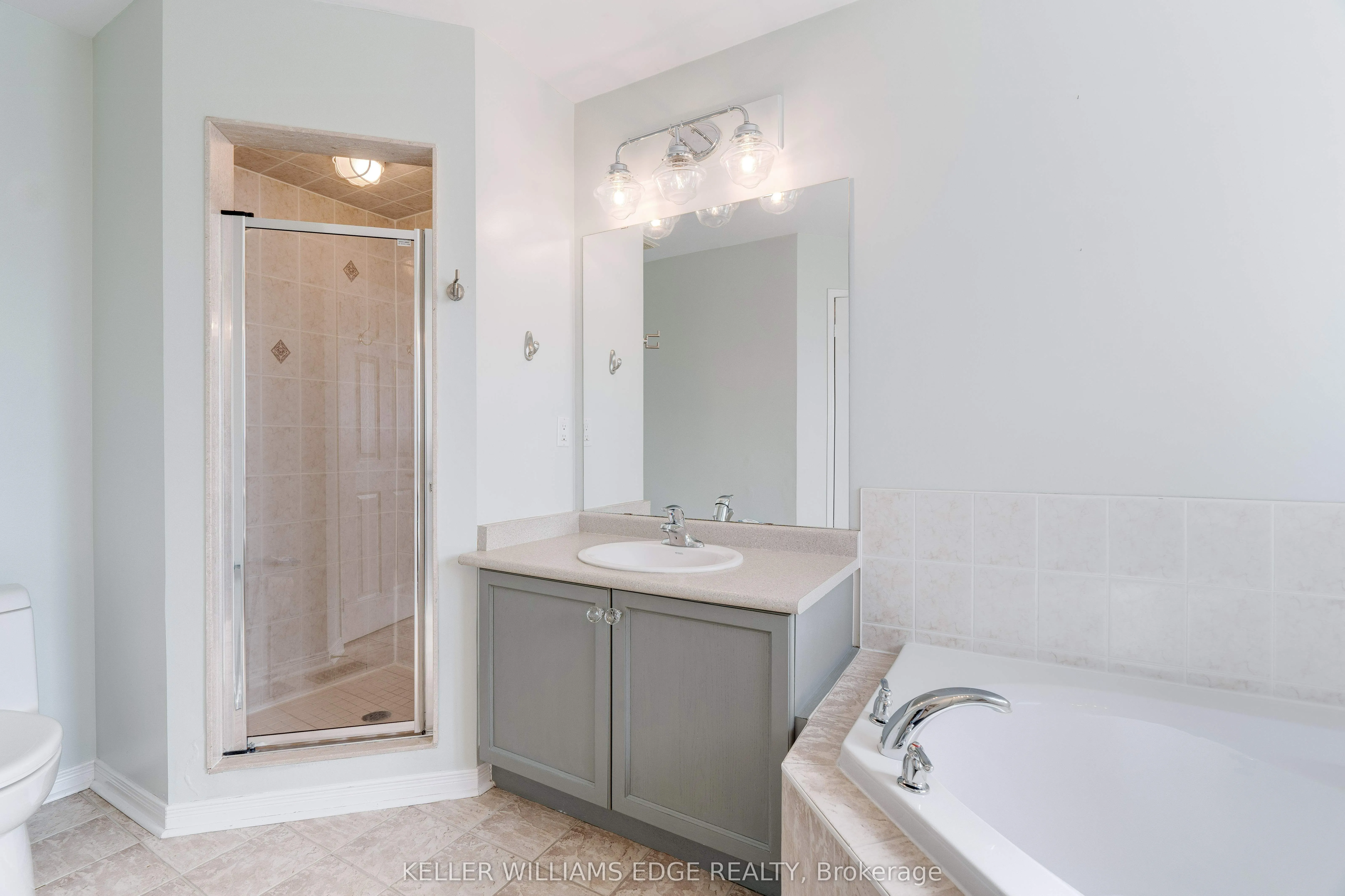 85 Mowat Crescent