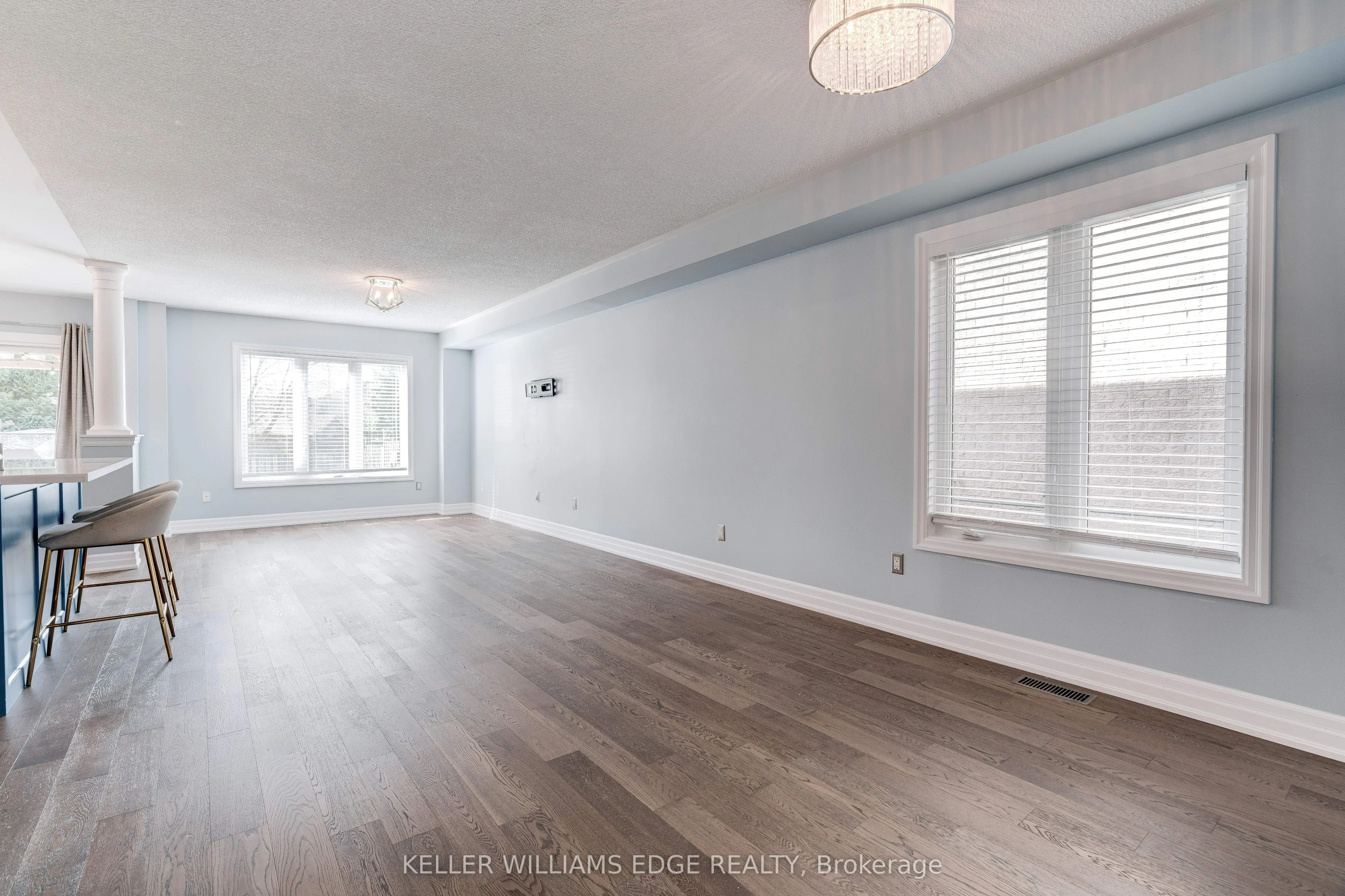 85 Mowat Crescent