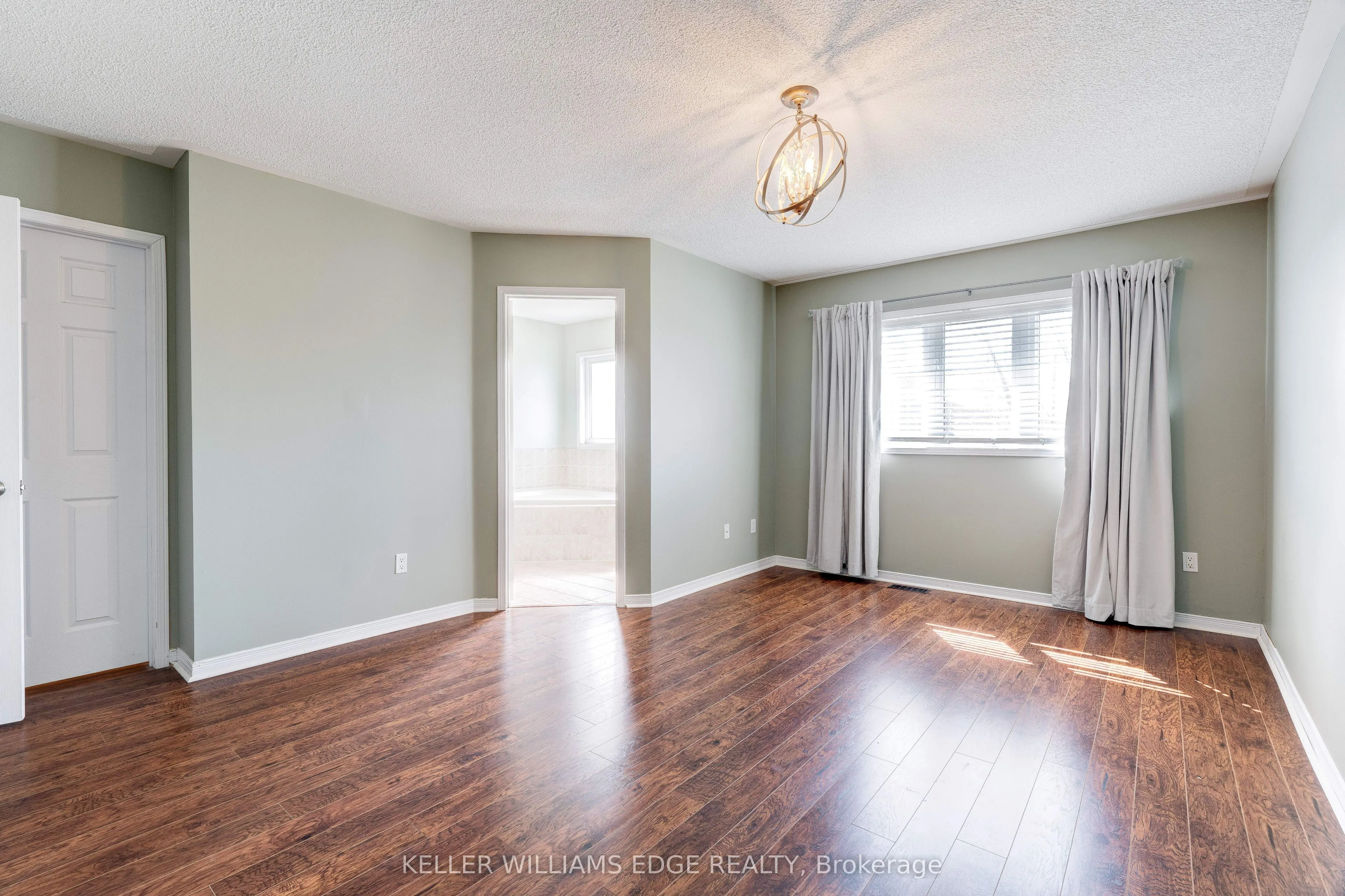 85 Mowat Crescent