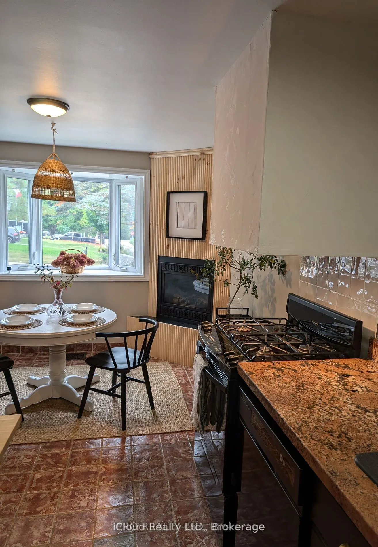 11 Maple Lane, #Upper