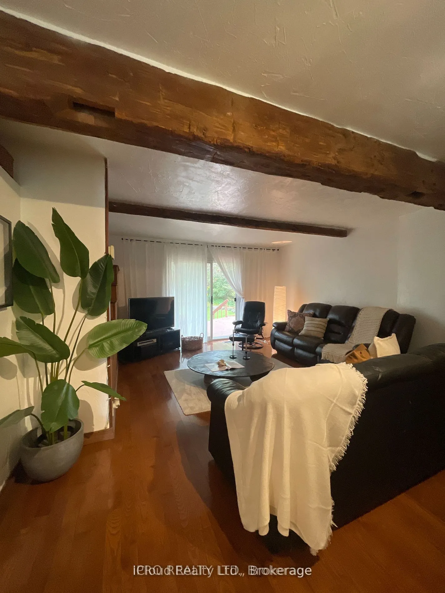 11 Maple Lane, #Upper