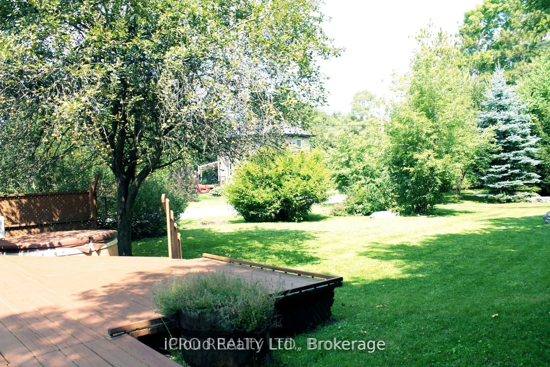 11 Maple Lane, #Upper
