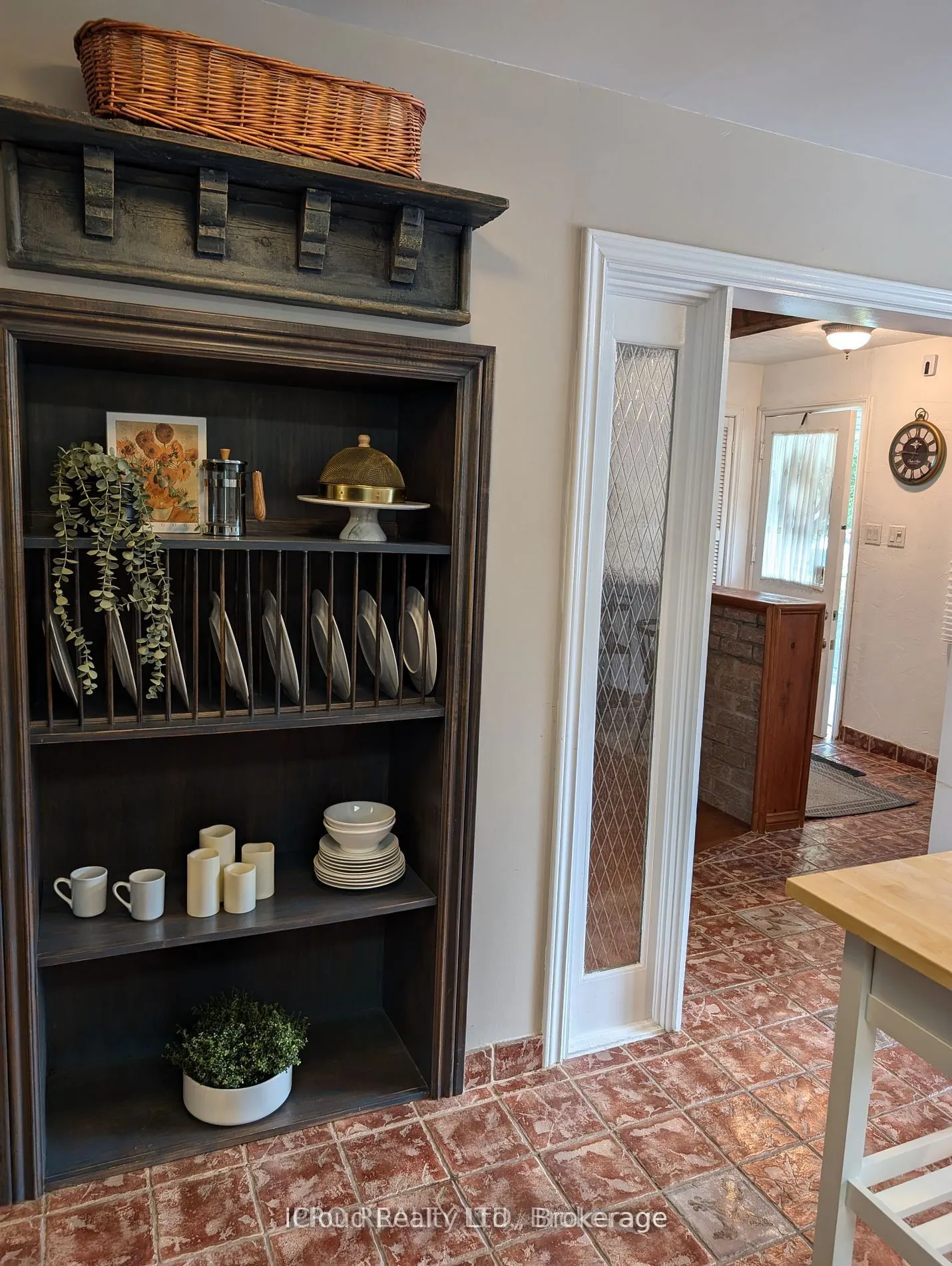 11 Maple Lane, #Upper