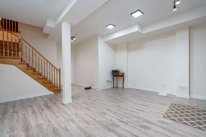 3452 Eglinton Avenue W