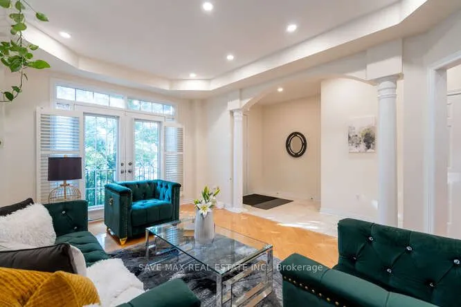 3452 Eglinton Avenue W