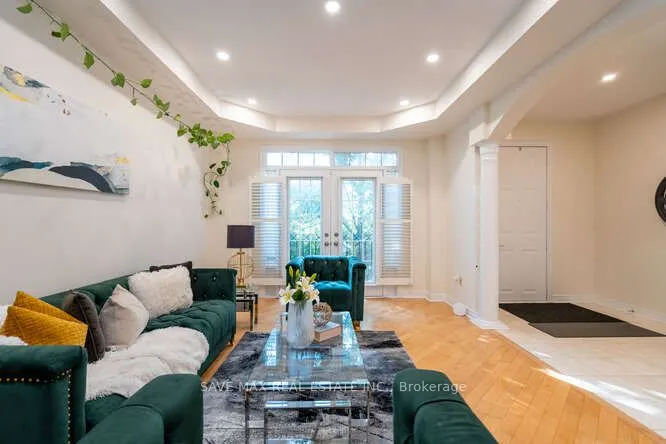 3452 Eglinton Avenue W