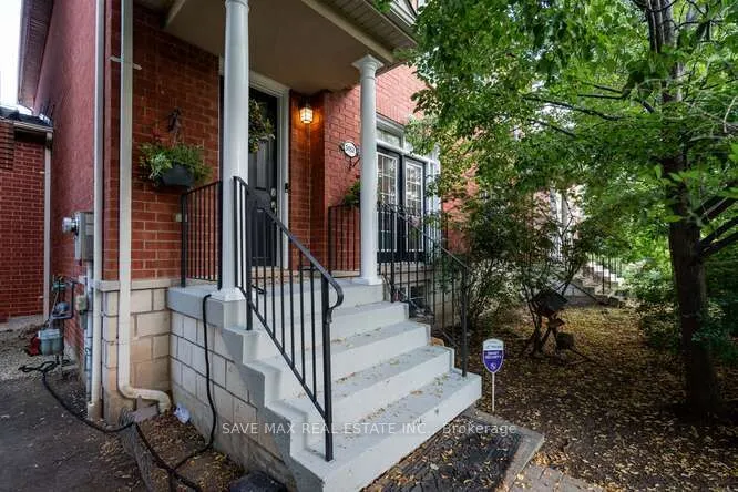 3452 Eglinton Avenue W