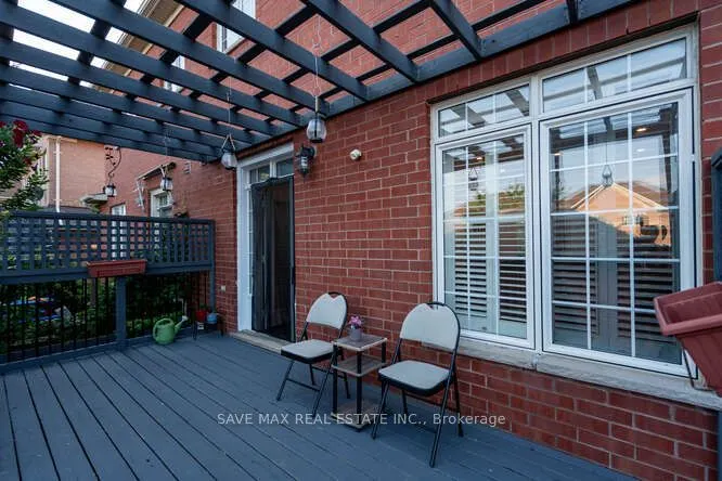 3452 Eglinton Avenue W