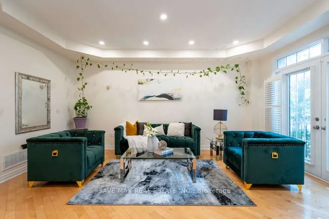 3452 Eglinton Avenue W