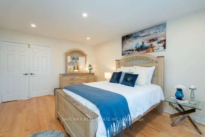 3452 Eglinton Avenue W