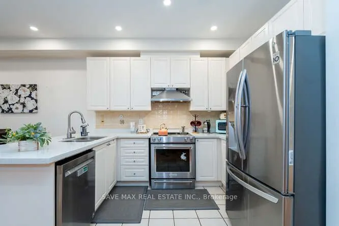 3452 Eglinton Avenue W