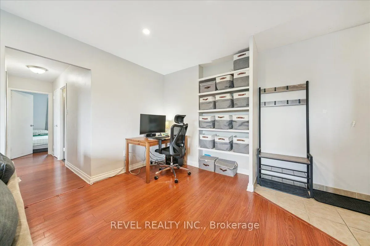 1660 Bloor Street E, #615
