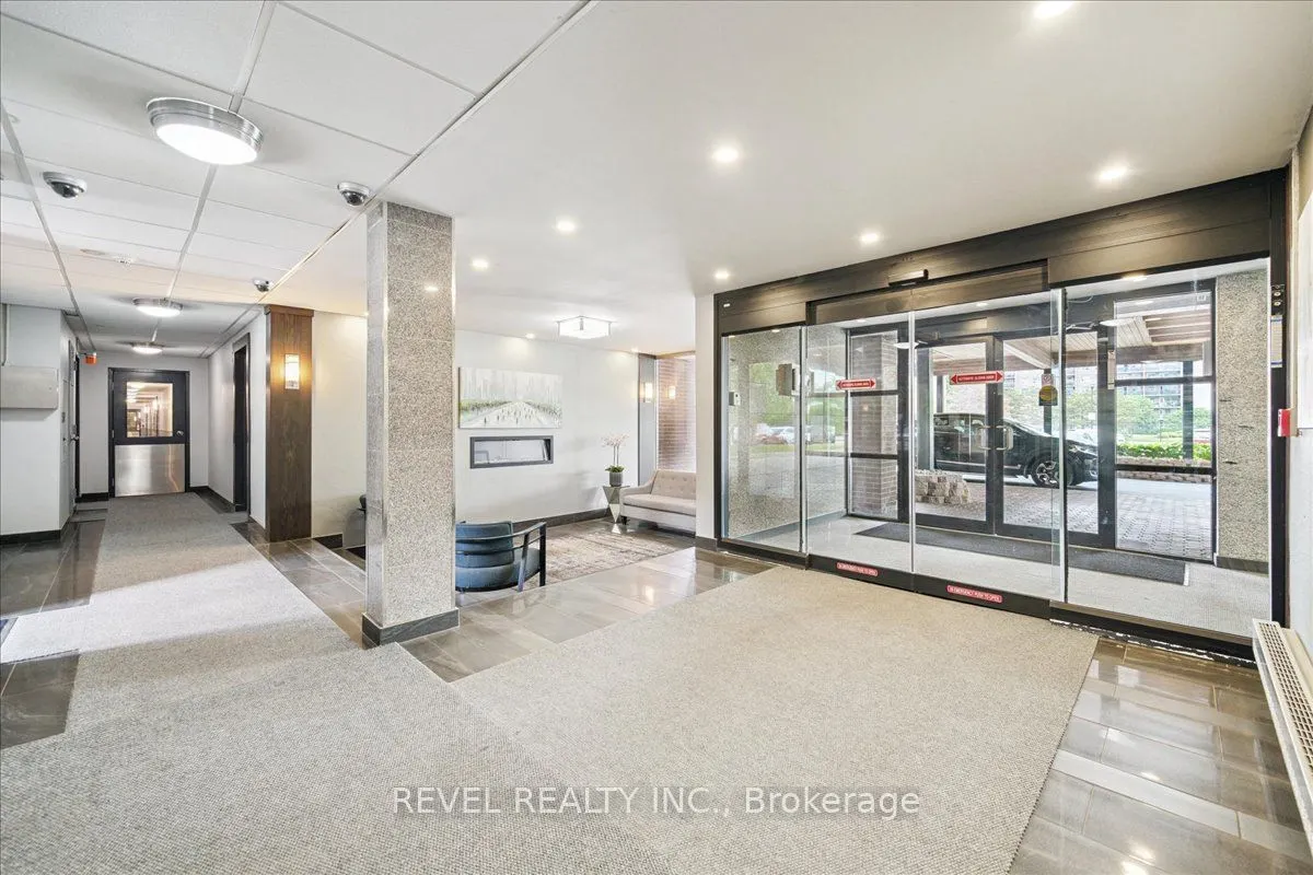 1660 Bloor Street E, #615