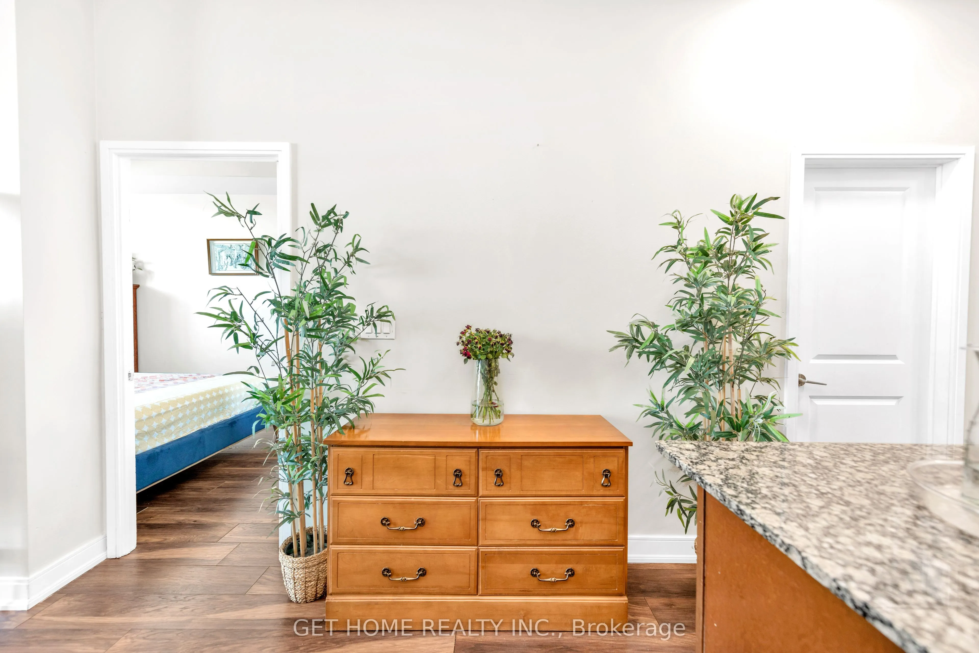 80 Absolute Avenue, #3410