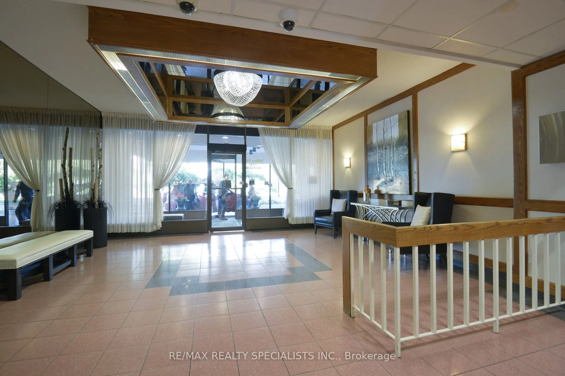 2542 Argyle Road, #1205