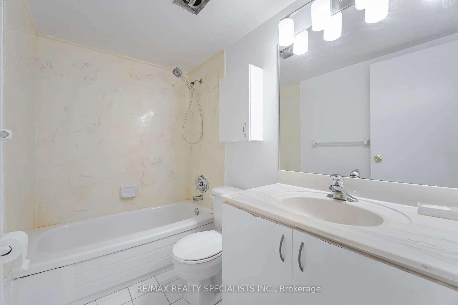 2542 Argyle Road, #1205