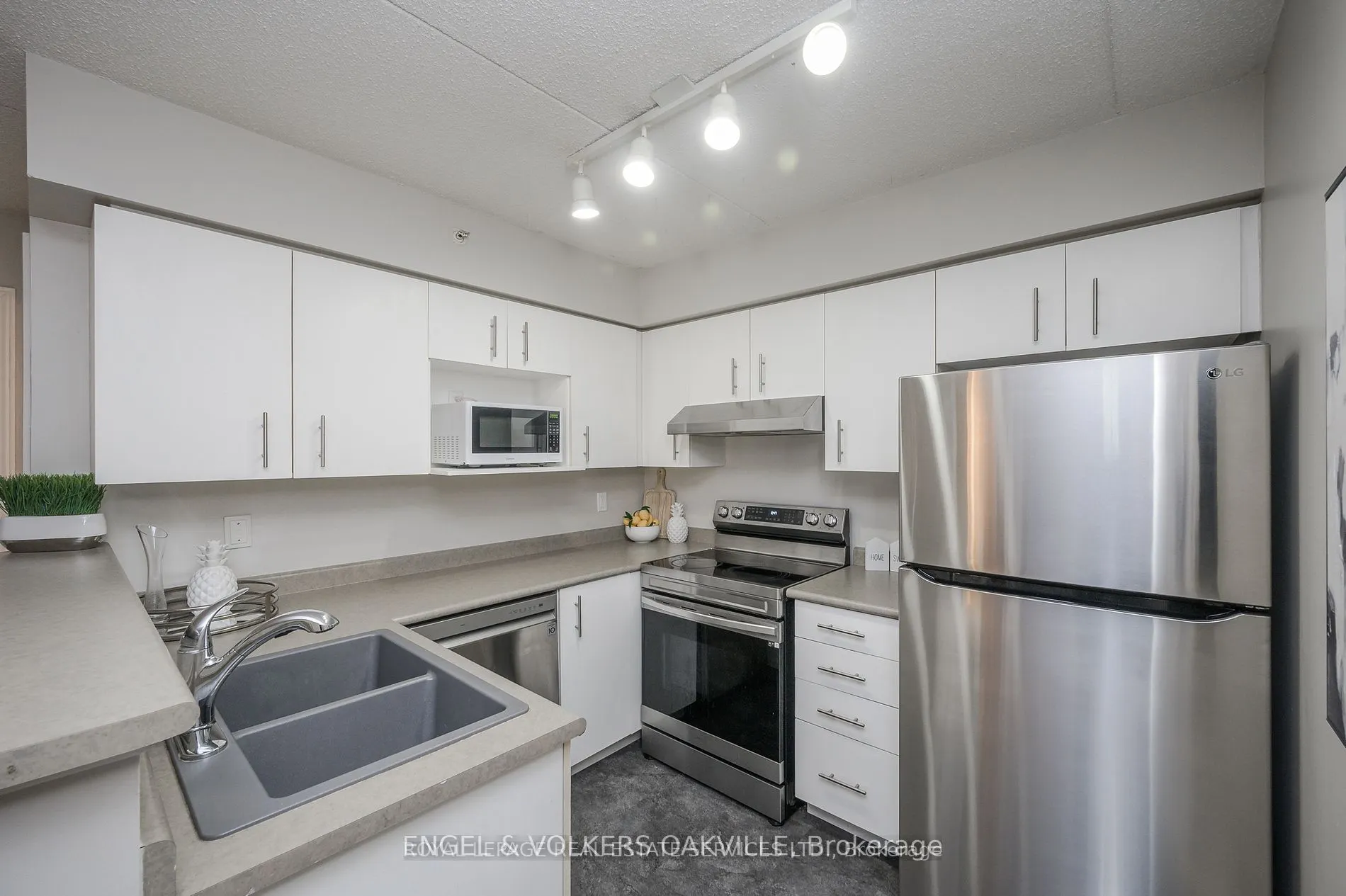 1810 Walkers Line, #308