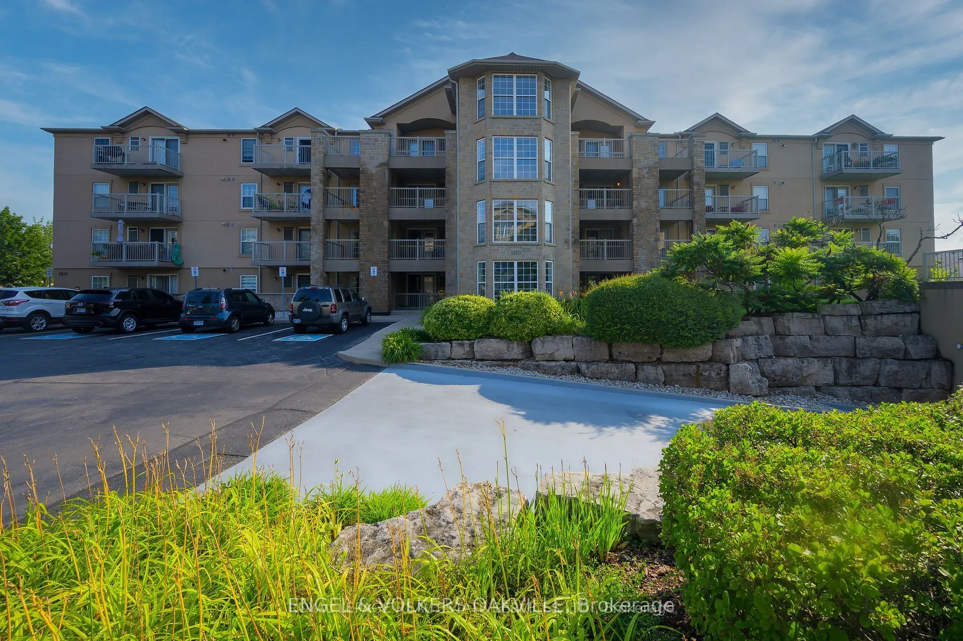 1810 Walkers Line, #308