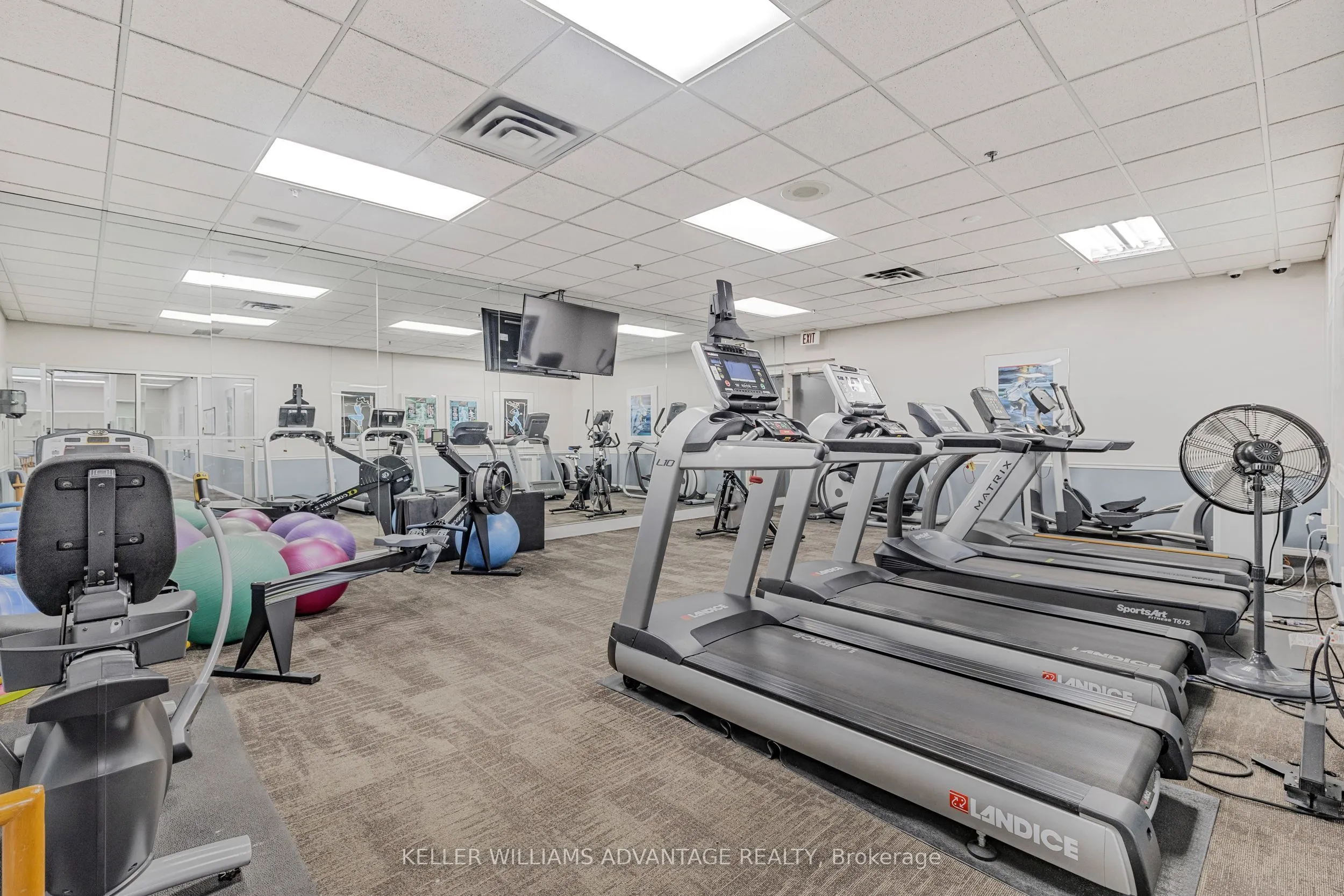 1270 Maple Crossing Boulevard, #208