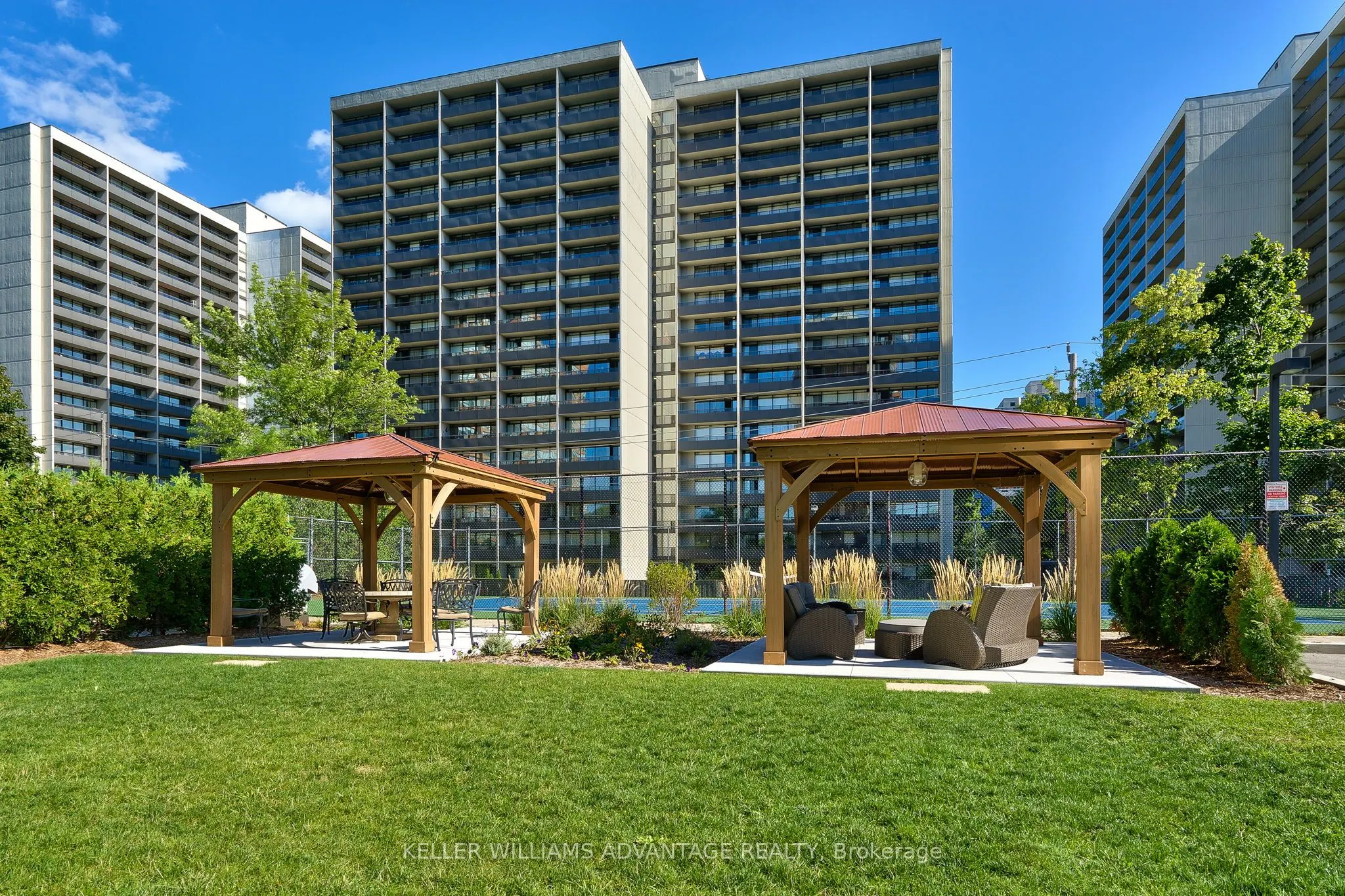 1270 Maple Crossing Boulevard, #208
