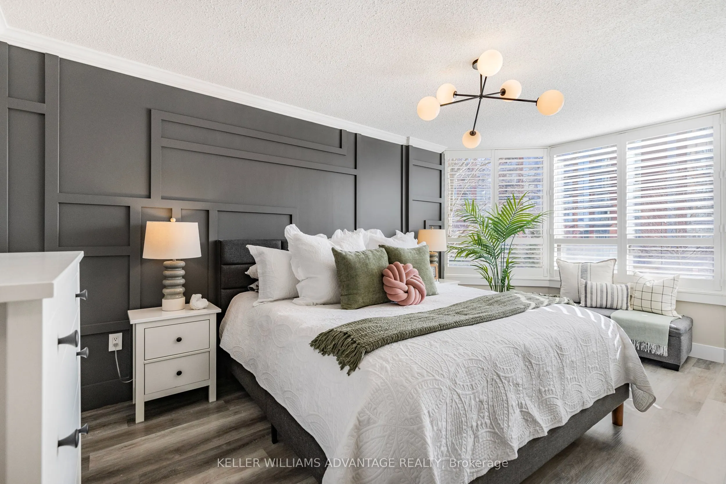 1270 Maple Crossing Boulevard, #208