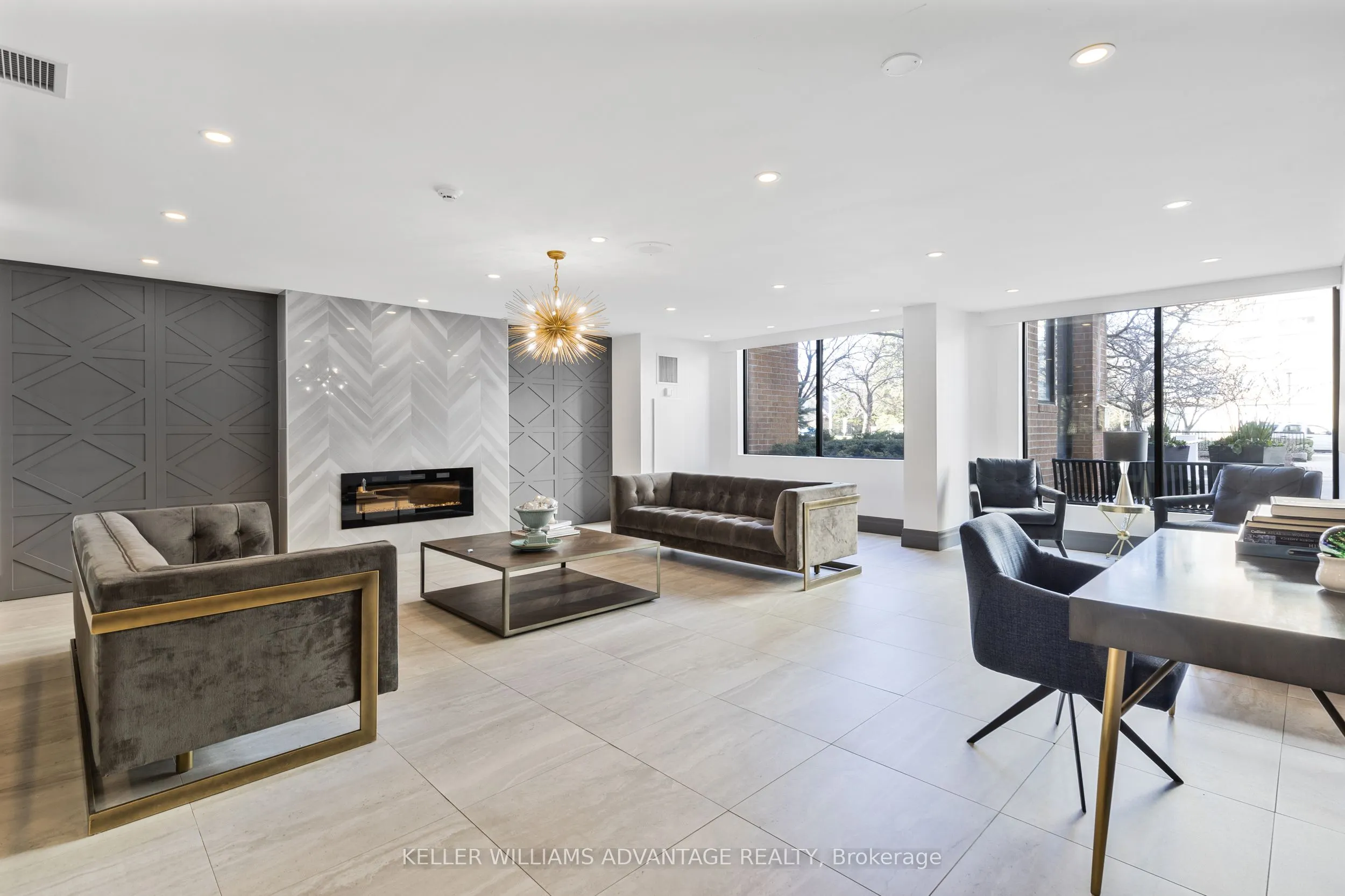 1270 Maple Crossing Boulevard, #208
