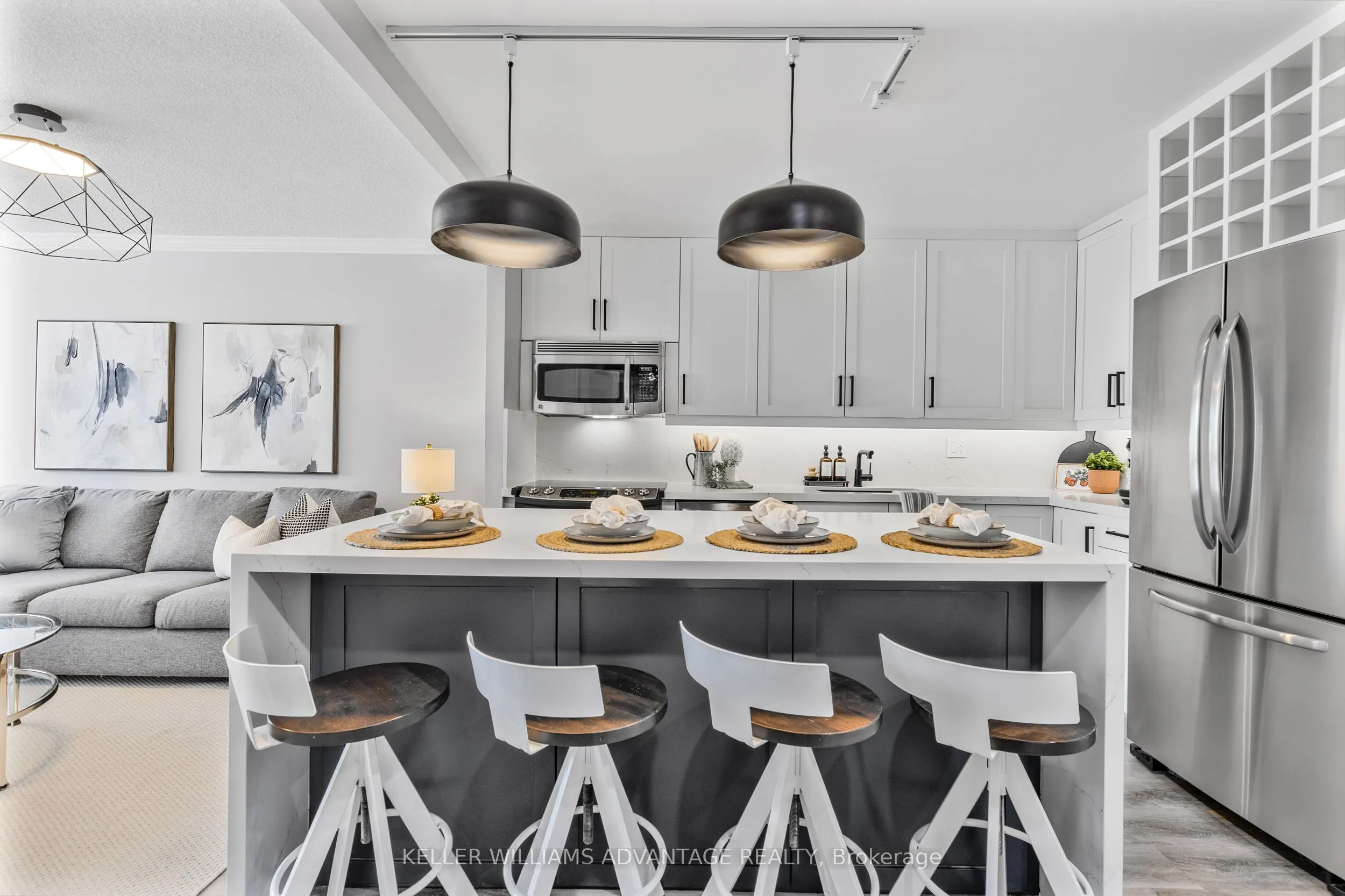 1270 Maple Crossing Boulevard, #208