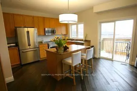 2 Abbotsbury Drive