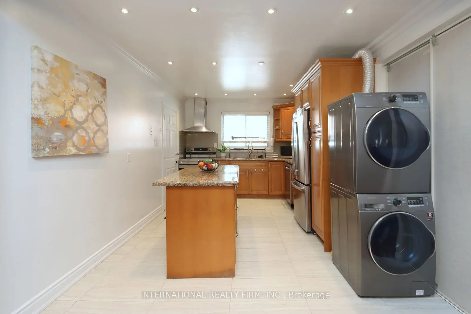 3352 Queen Frederica Drive