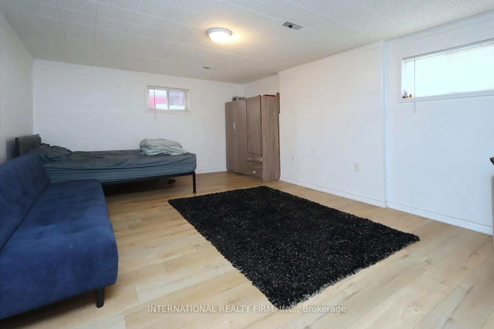 3352 Queen Frederica Drive