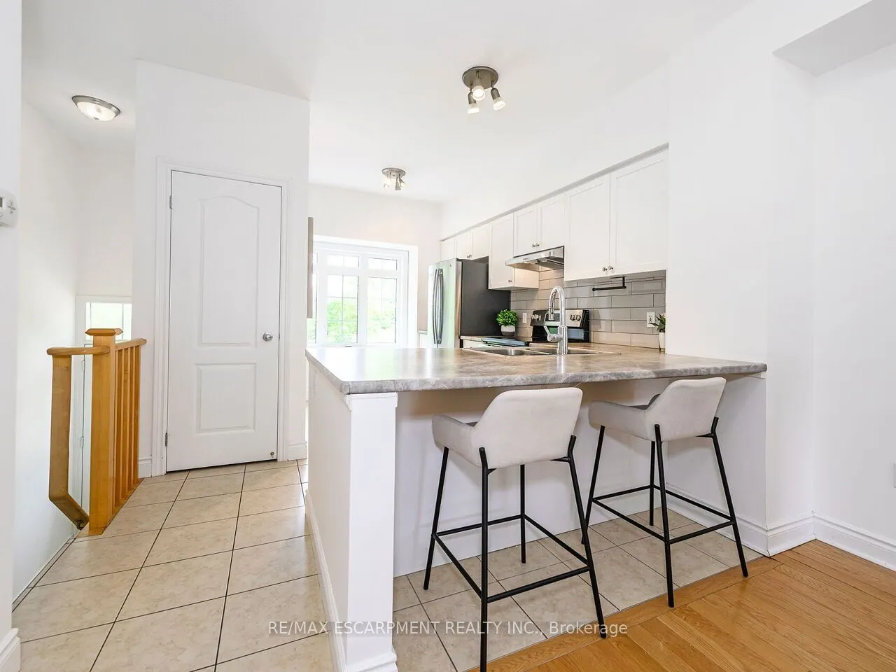 5080 Fairview Street, #15