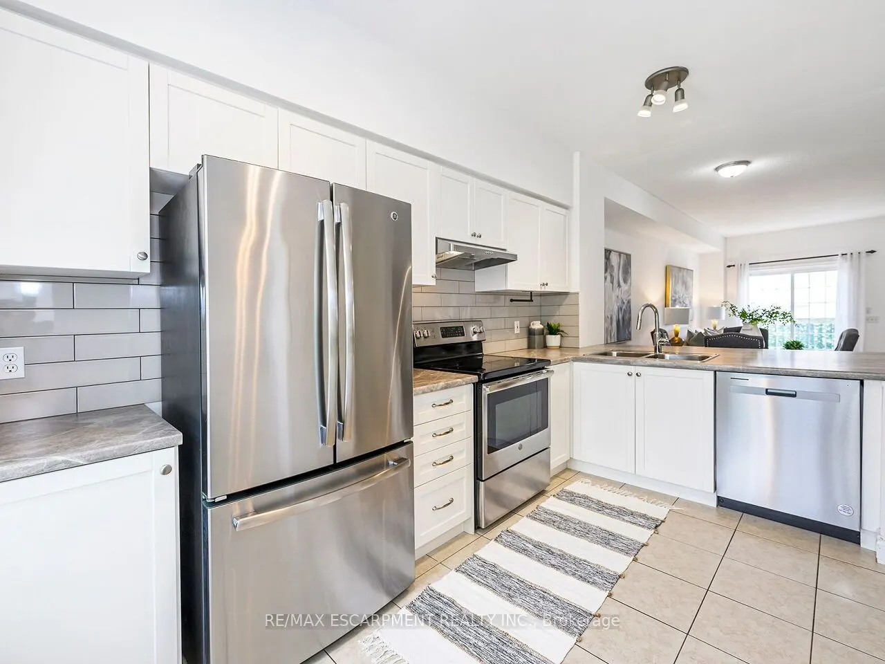 5080 Fairview Street, #15