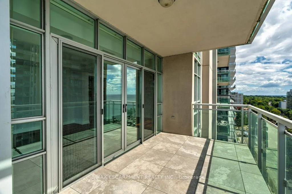 360 Pearl Street, #1303