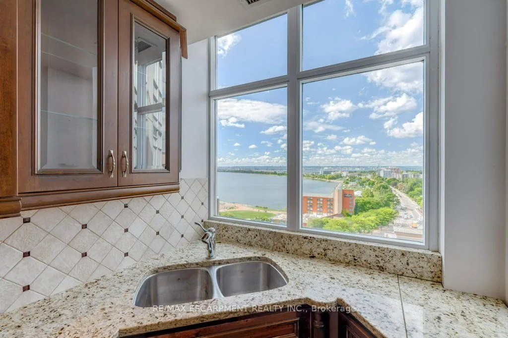 360 Pearl Street, #1303