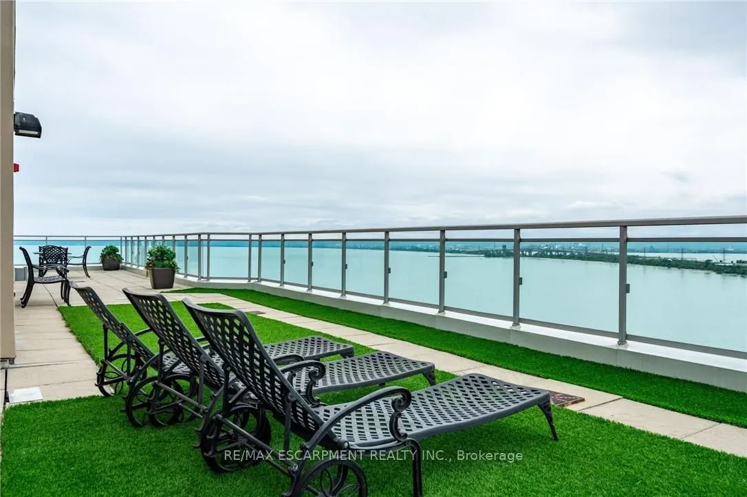 360 Pearl Street, #1303
