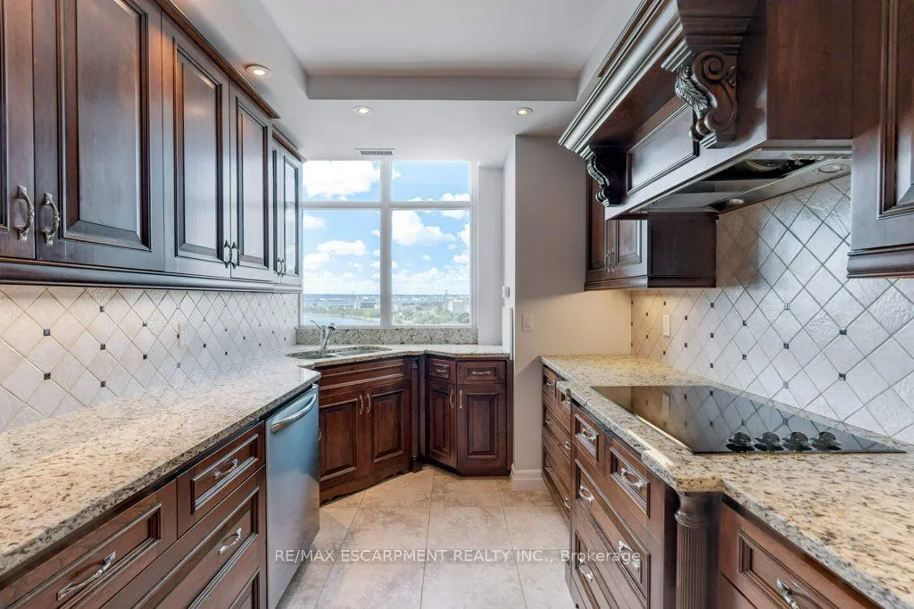 360 Pearl Street, #1303
